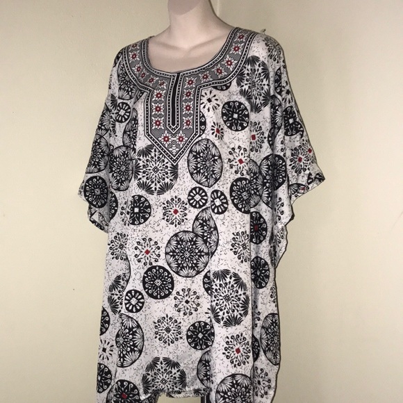 NWOT Good Times beautiful pattern poncho coverup - Picture 6 of 8